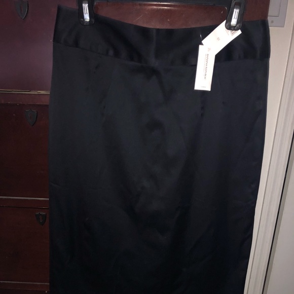 Black high waisted skirt - Picture 1 of 3